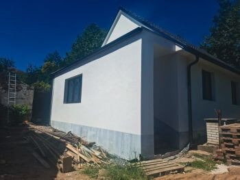 Rekonstrukce fasády, střechy a terasy rodinného domu v Židlochovicích u Brna.